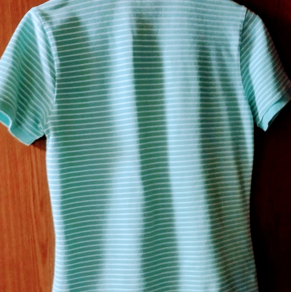 Women's collared polo-type short sleeved shirt - Picture 3 of 5